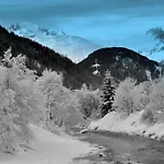 Artur Wieser *
